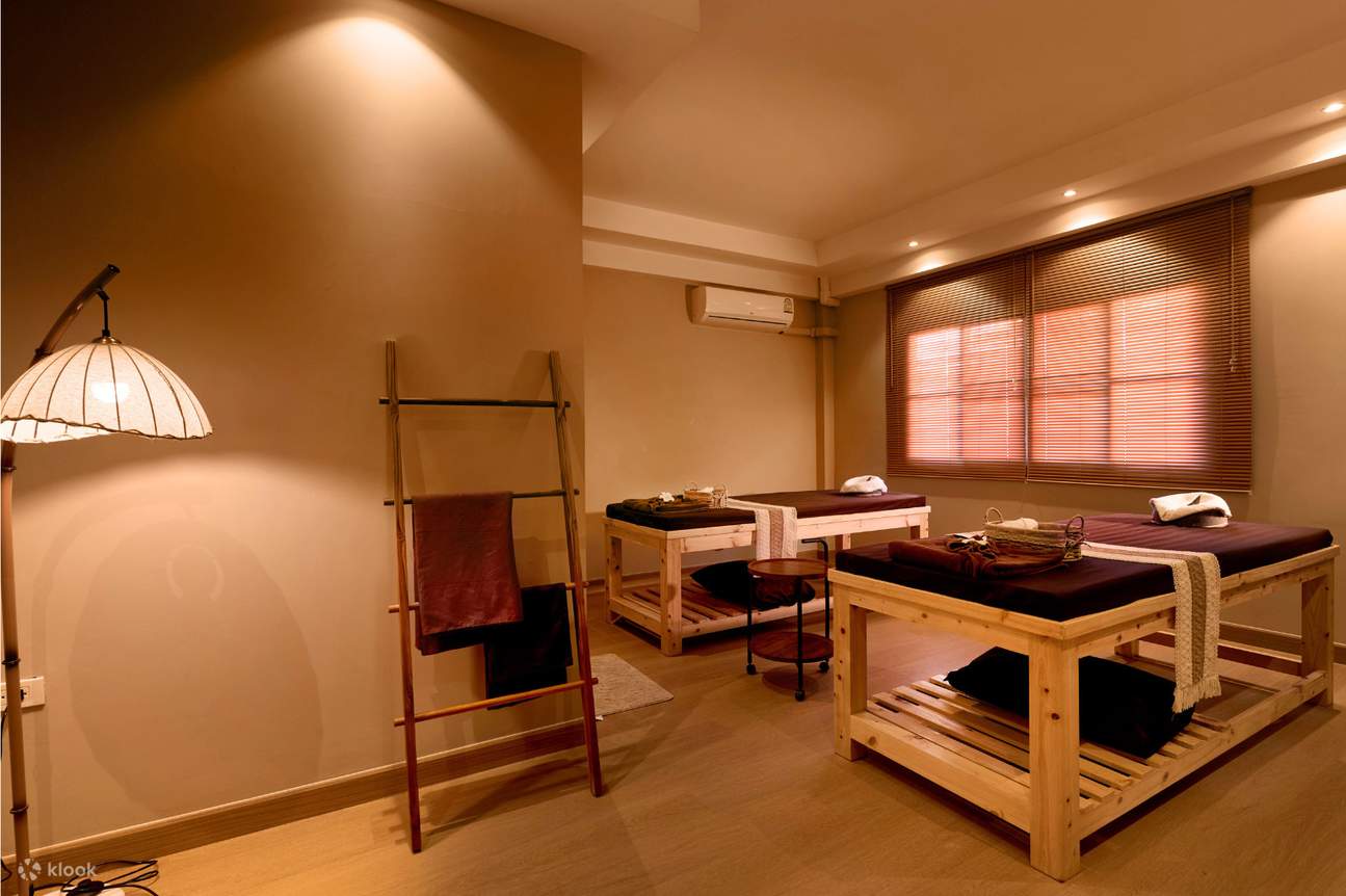 Relax Express at Chiang Mai Gate Experience in Chiang Mai