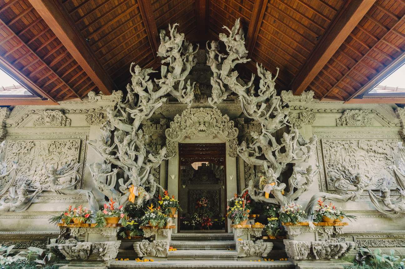 타만 데다리 정문