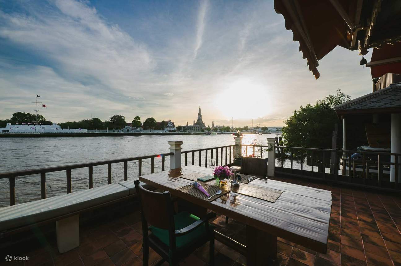 차크라봉세 빌라 리버사이드 태국식 다이닝