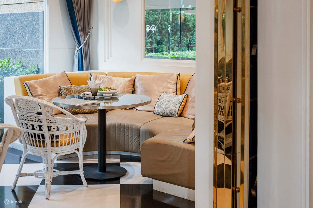 BlueSpice at Grande Centre Point Sukhumvit 55