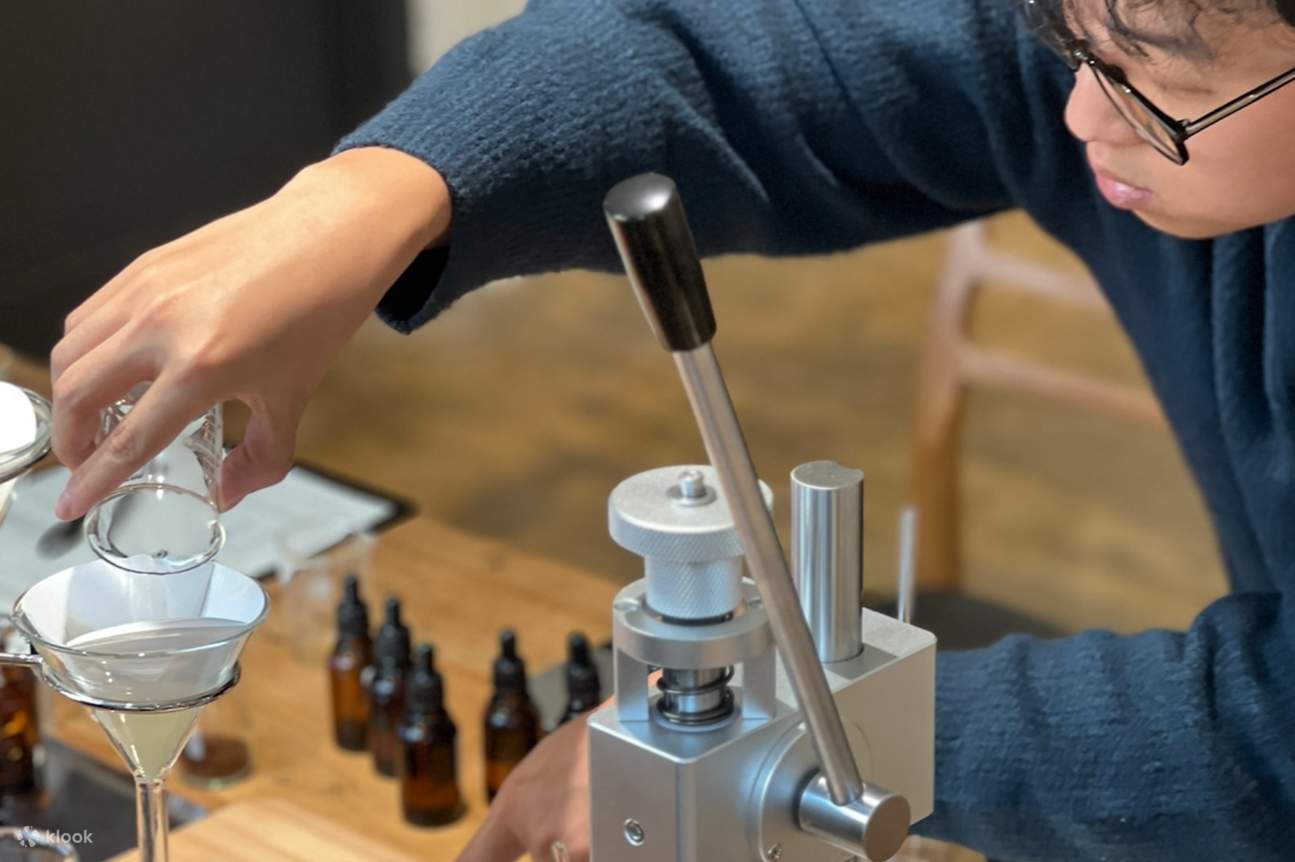 Filtra il tuo profumo finito