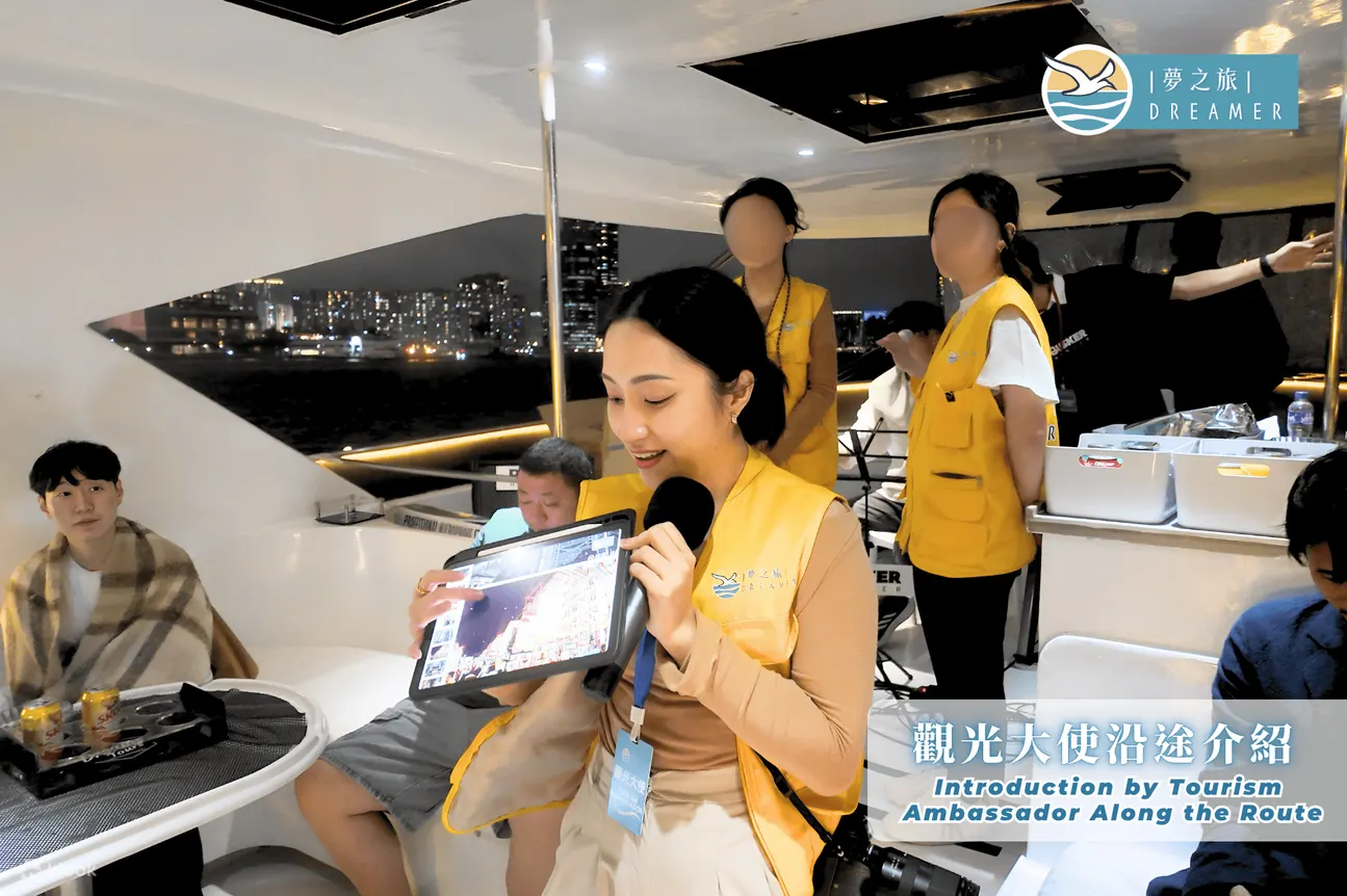 Victoria Harbour Night Cruise: Luxury Dreamer (Unlimited Snacks & Drinks + Professional Photography + Live Tour Ambassador