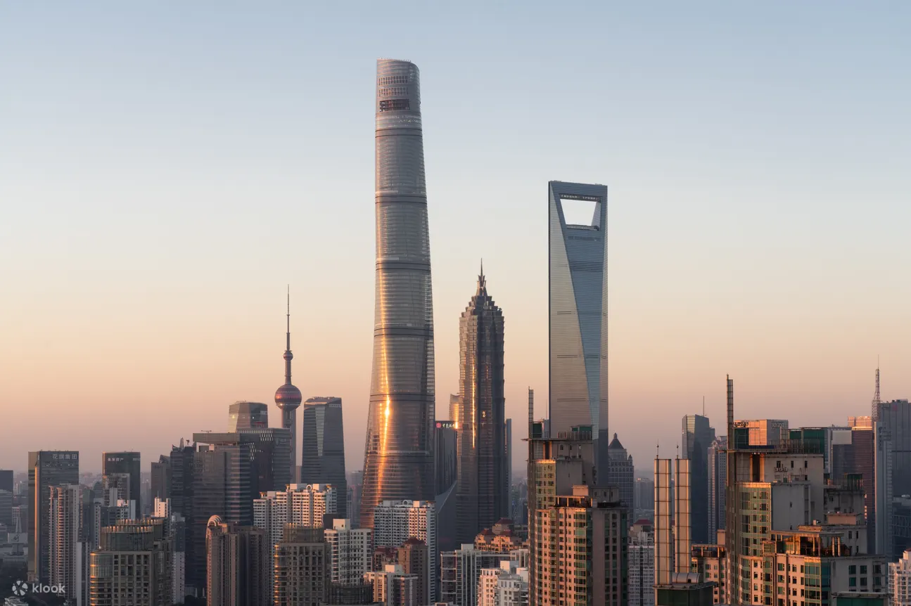 上海中心大厦，登顶云端之巅