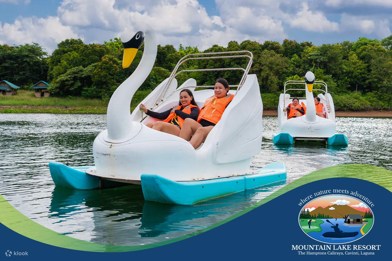 เรือถีบหงส์ ณ รีสอร์ทริมทะเลสาบบนภูเขา