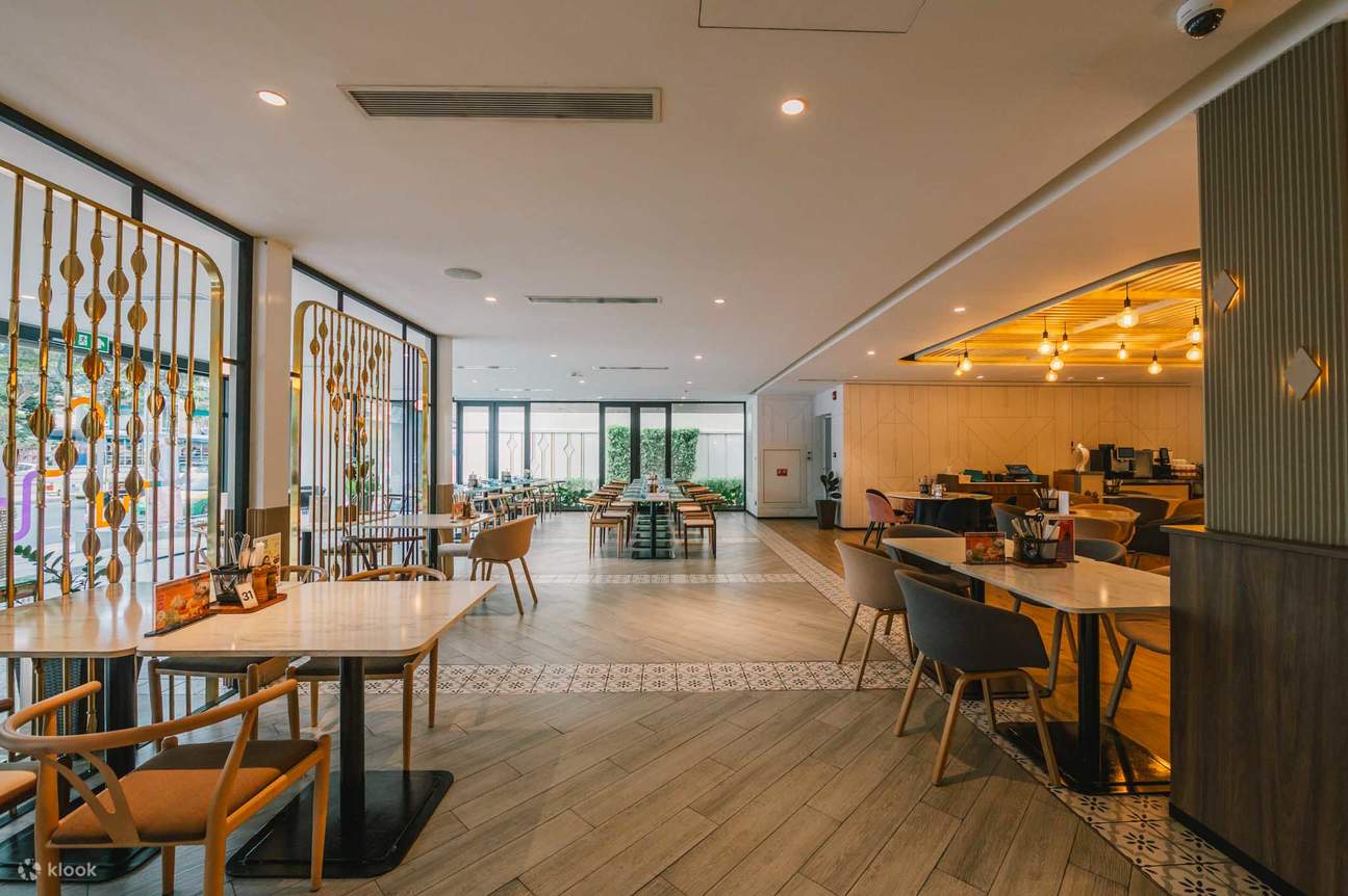 Deja Brew Lifestyle Cafe at Centara Life Hotel Bangkok Phra Nakhon