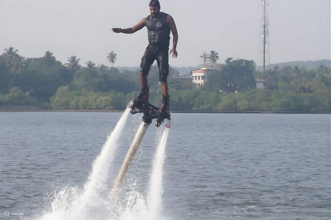 Calangute: Trải nghiệm Flyboarding cực đỉnh