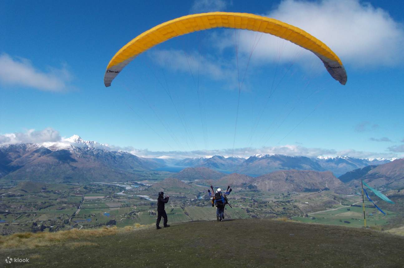 Trải nghiệm dù lượn Queenstown với Skytrek