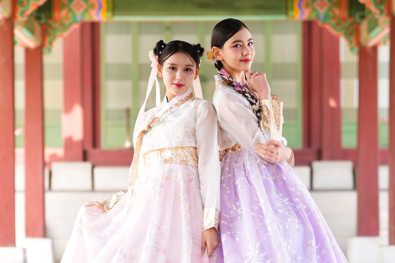 Noleggio di Hanbok e servizio fotografico presso Hanboknam a Bukchon