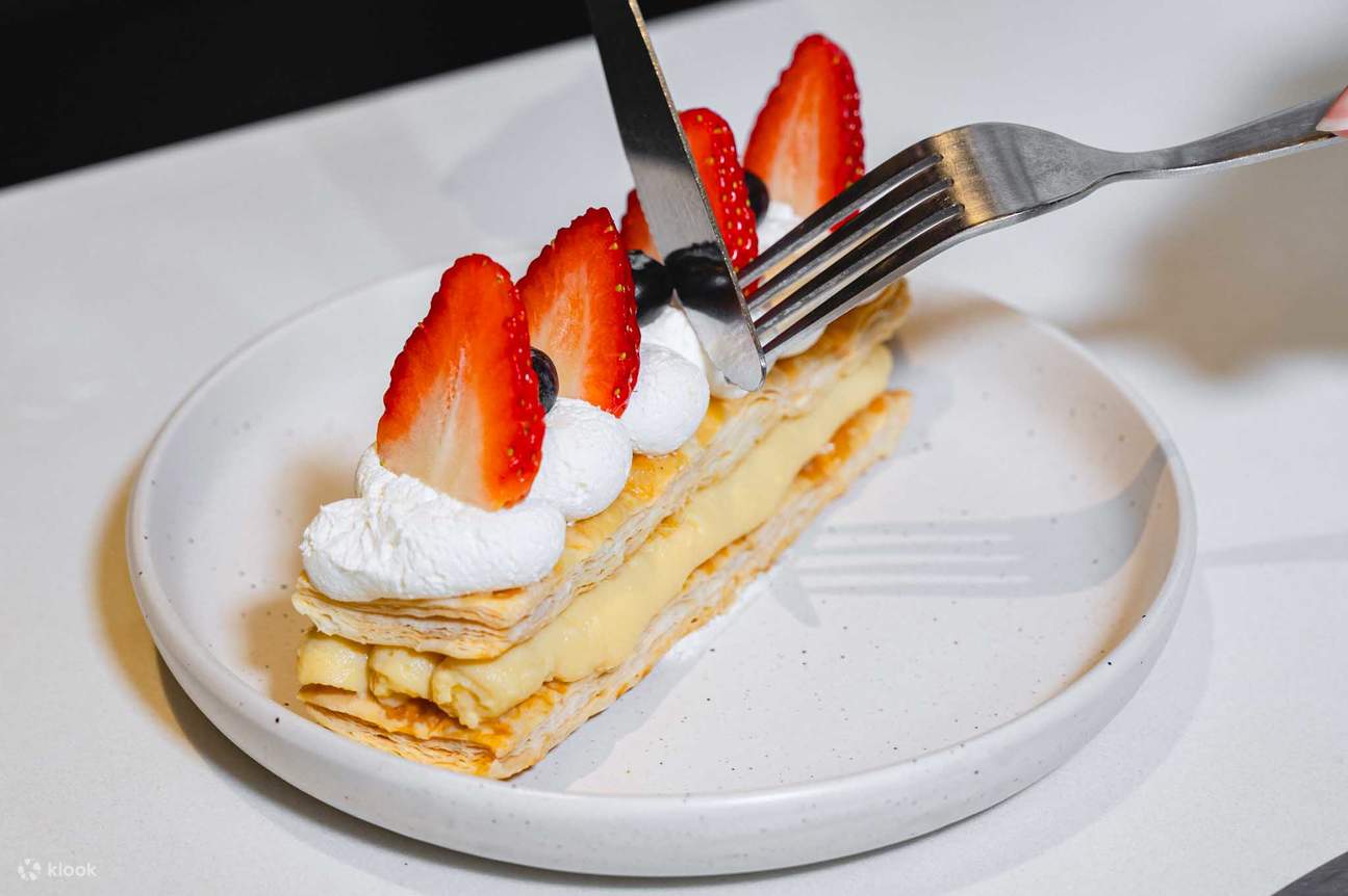 TORA Yakiniku x Cafe Crystal Design Center