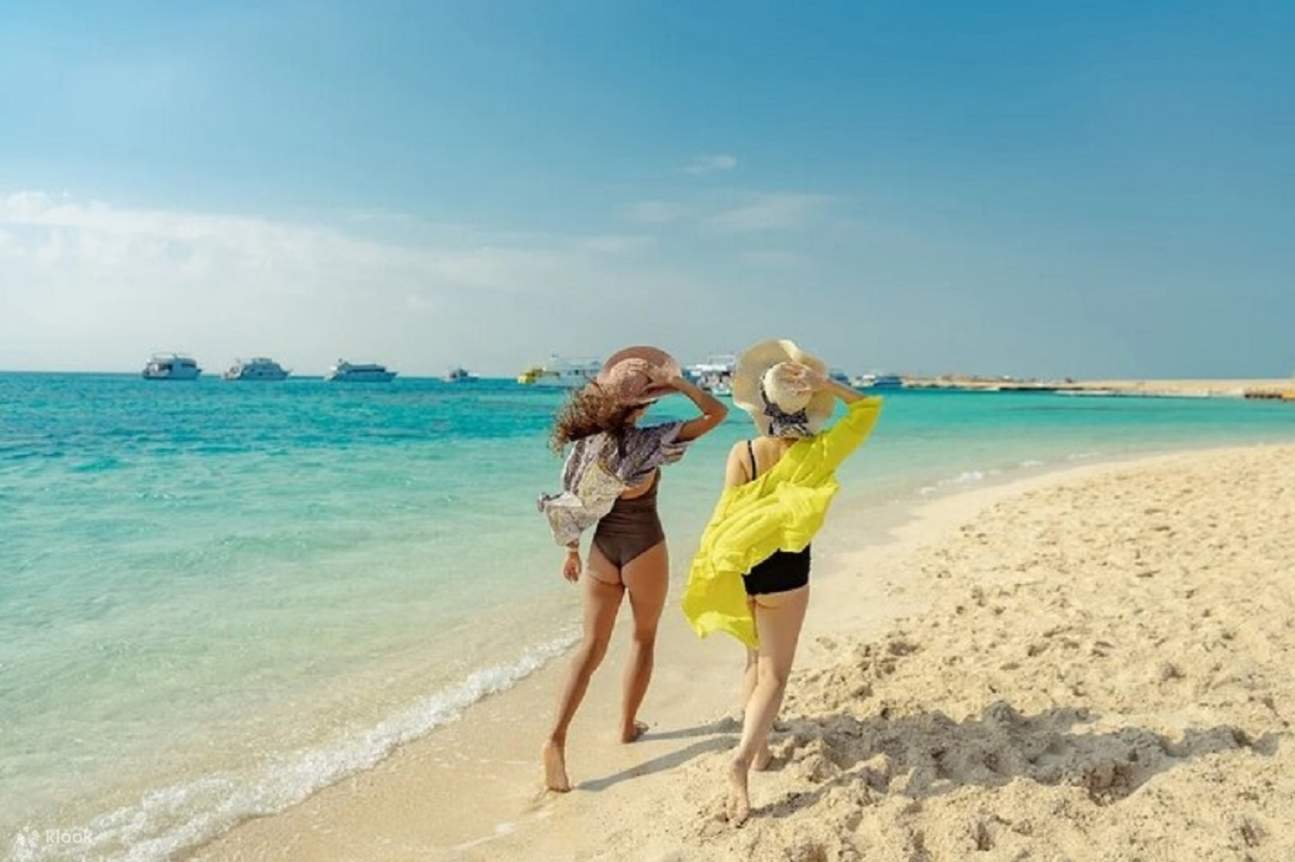 Gita in mare all'isola di Hula Hula con sport acquatici e pranzo – Hurghada