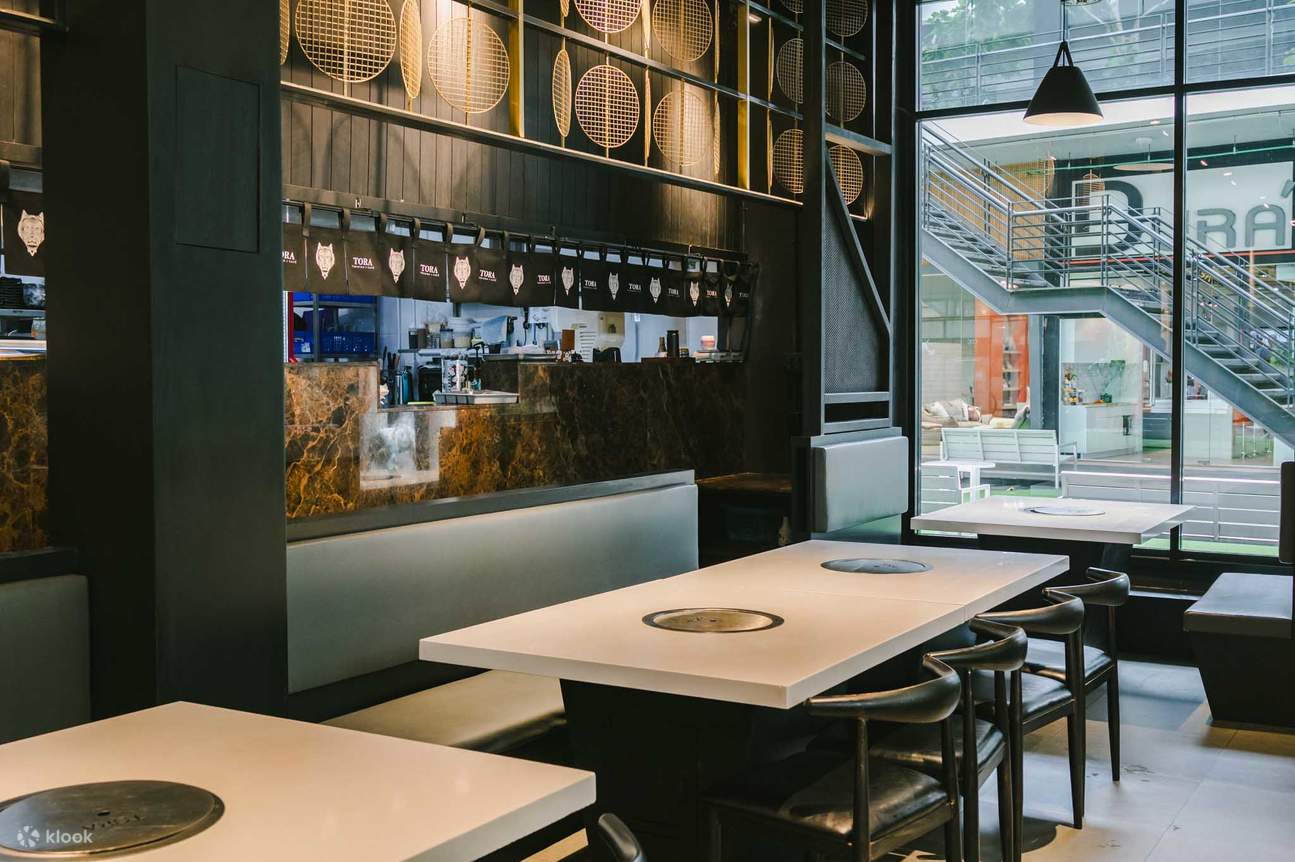 TORA Yakiniku x Cafe Crystal Design Center