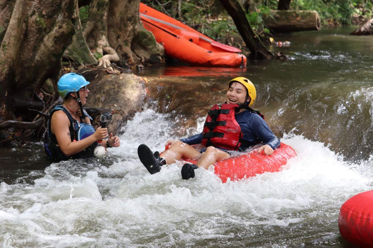 Halbtägiges River Tubing-Erlebnis ab Cairns oder Northern Beaches