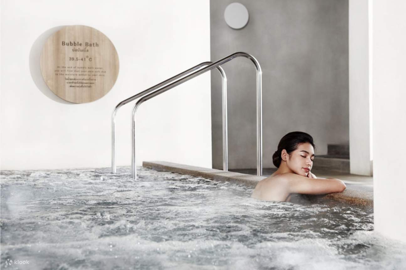 บริการแช่ออนเซ็นที่ Yunomori Onsen & Spa ในพัทยา