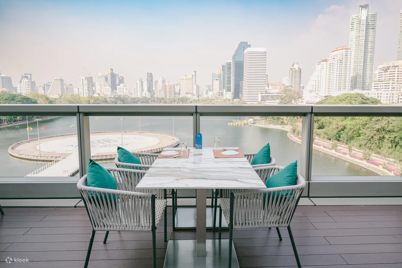 诗丽吉王后国家会议中心 Vanage Point 自助餐厅