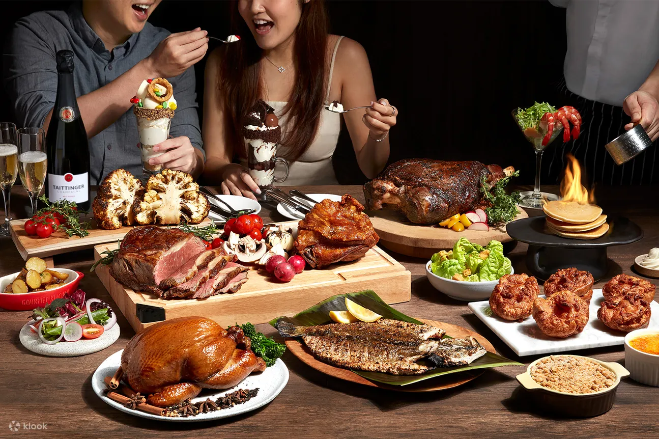 在烤肉周日尽情享用美食，让每个周日都成为难忘的一天！中午12:00 - 15:00，为您提供物超所值的优质肉品。