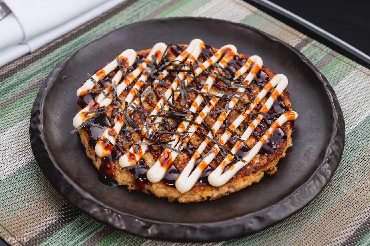 Ресторан и бар на крыше Up & Above в отеле The Okura Prestige Bangkok