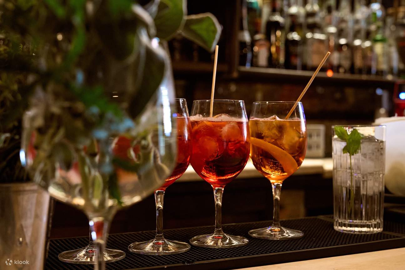 Walking Tour with Gondola Ride and Traditional Spritz in Venice - Klook ...