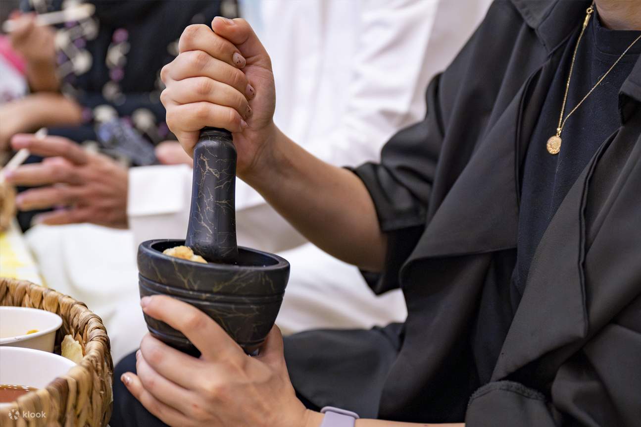 ウォーキングフードツアー（アルバラド）