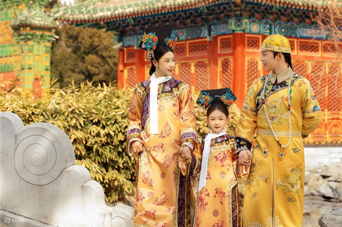 Qing dynasty costumes 2025