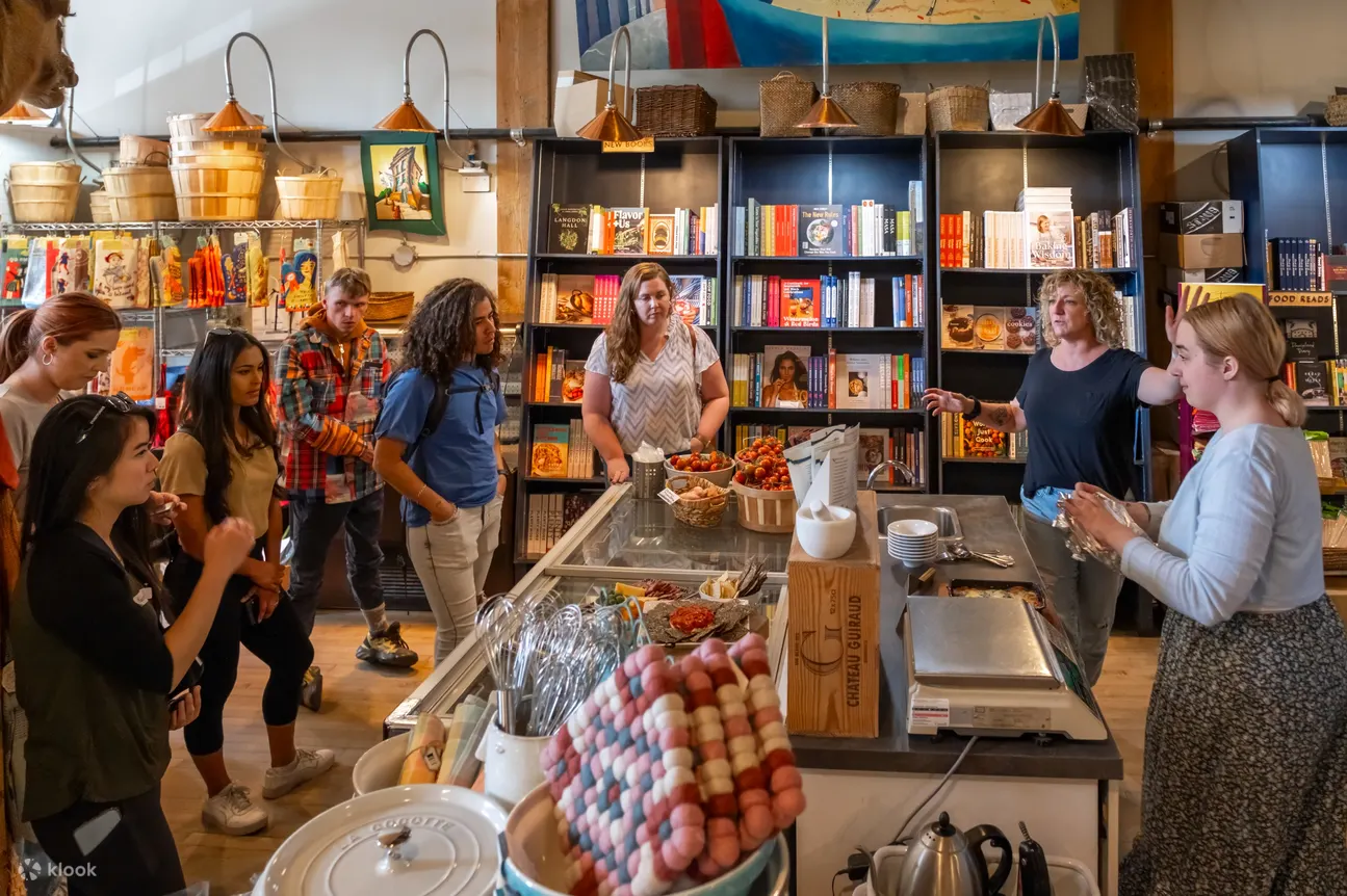 在The Cookbook Co. Cooks探索美食，享受美食爱好者的天堂