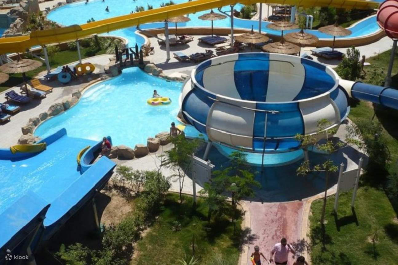 Makadi Water World Aqua Park dengan Makan Siang & Transfer - Hurghada