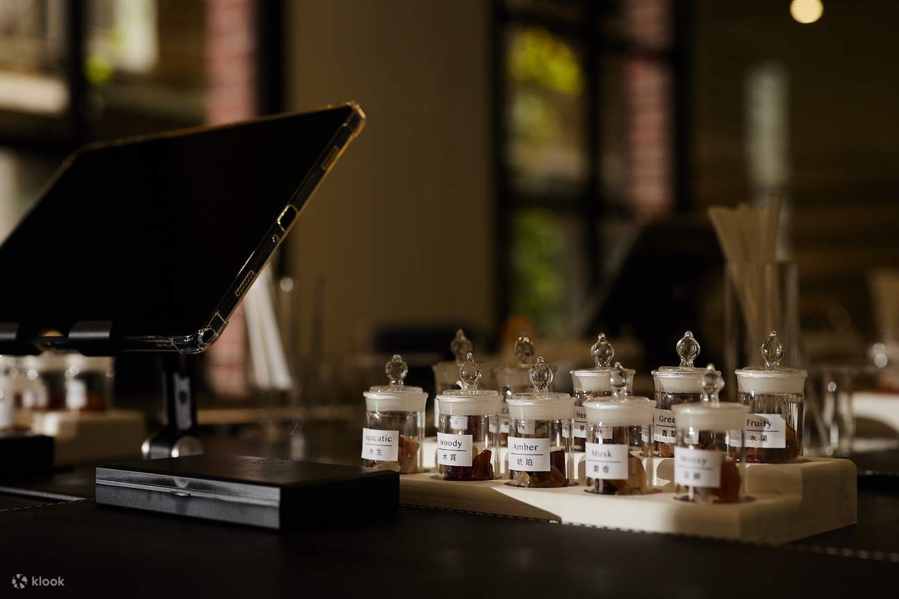 Taipei: Immersive DIY Perfume Making