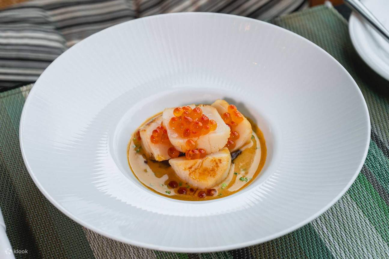 Ресторан и бар на крыше Up & Above в отеле The Okura Prestige Bangkok