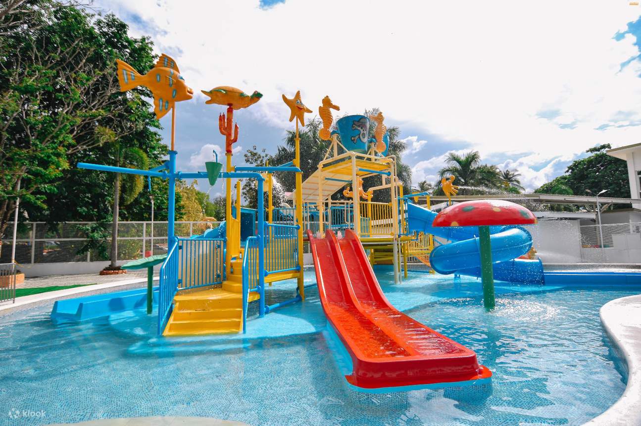 Excursion de jour et de nuit à Villa Excellance Beach and Wave Pool Resort