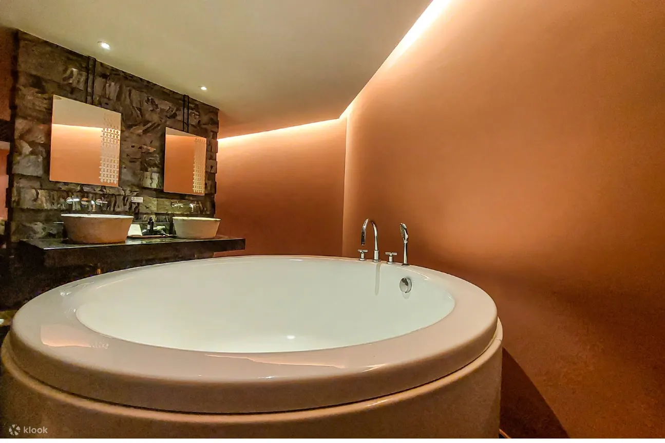 Akee Spa at JC Kevin Sathorn Bangkok Hotel