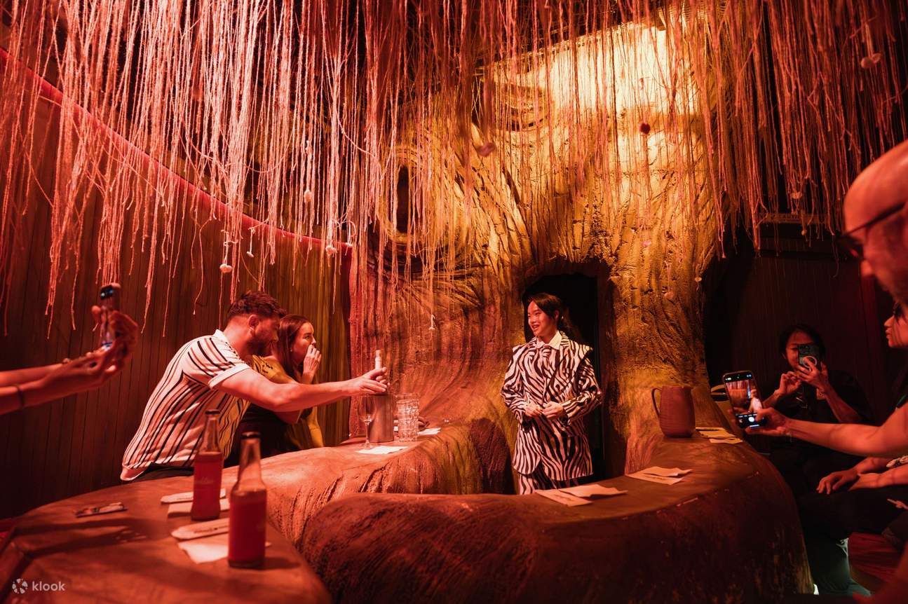 ABSURDITIES & Cocktails at Asylum, 新加坡荒诞的沉浸式餐饮体验 - Klook客路