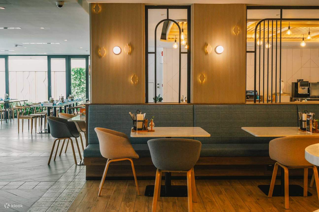 Deja Brew Lifestyle Cafe presso il Centara Life Hotel Bangkok Phra Nakhon