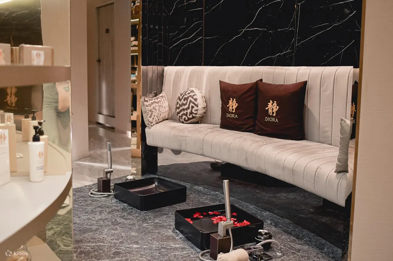 DIORA Luxe Lumpini Luxury Spa