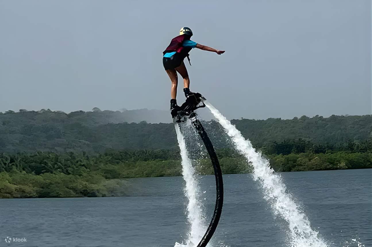 Calangute: Trải nghiệm Flyboarding cực đỉnh