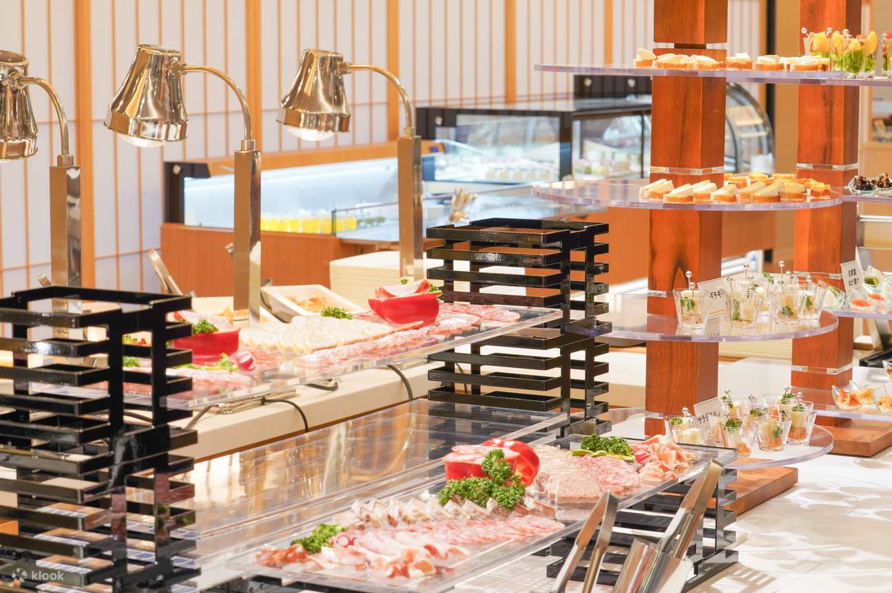 บริการแช่ออนเซ็นที่ Senkyaku Banrai Toyosu Manyo Club ในโตเกียว 