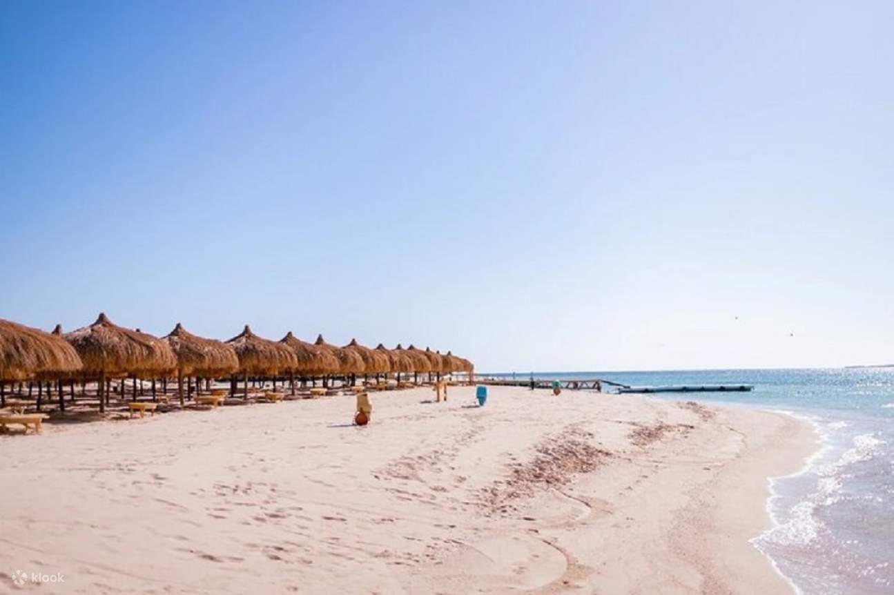 Gita in mare all'isola di Hula Hula con sport acquatici e pranzo – Hurghada