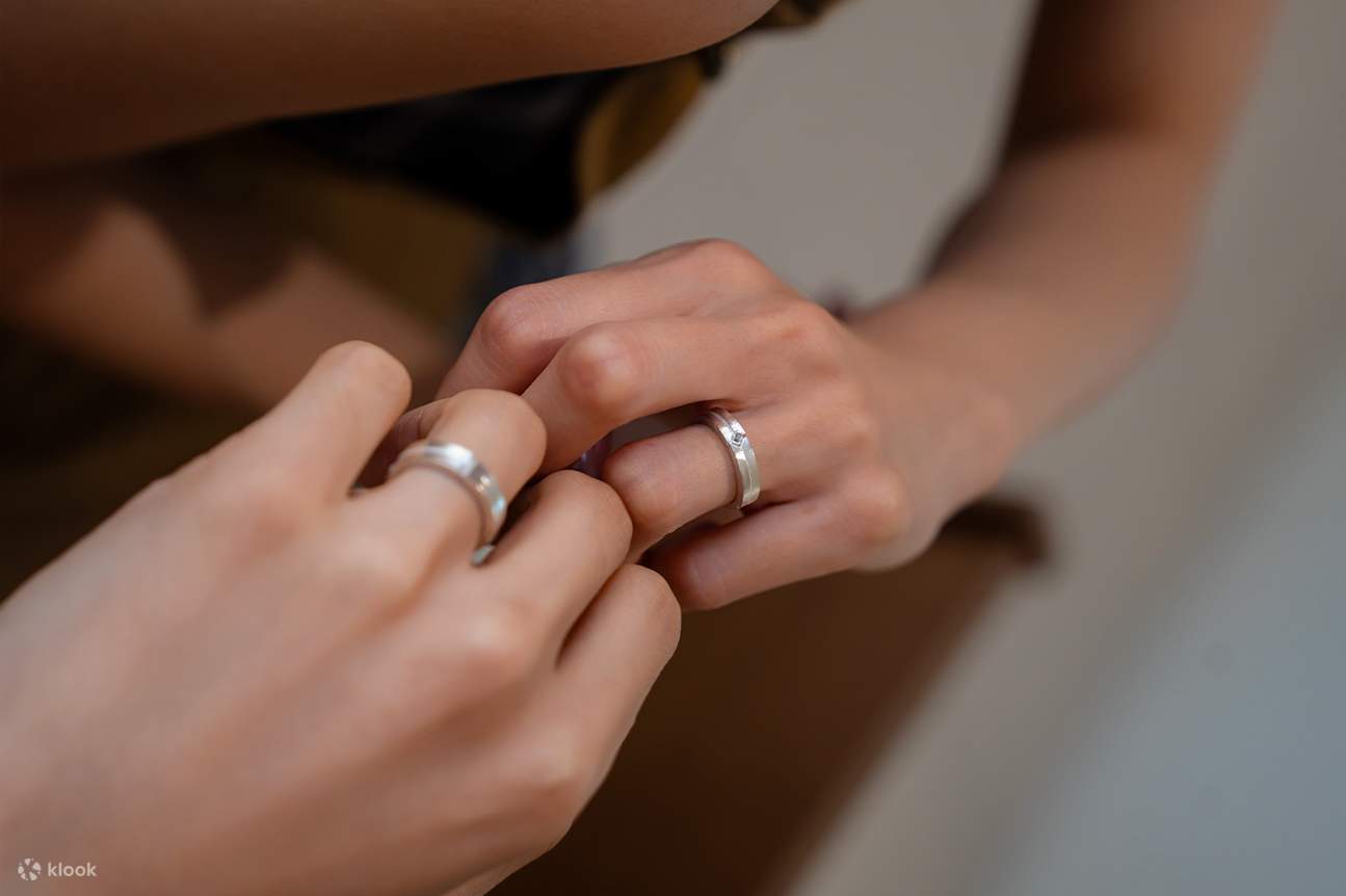 커플링을 착용한 커플