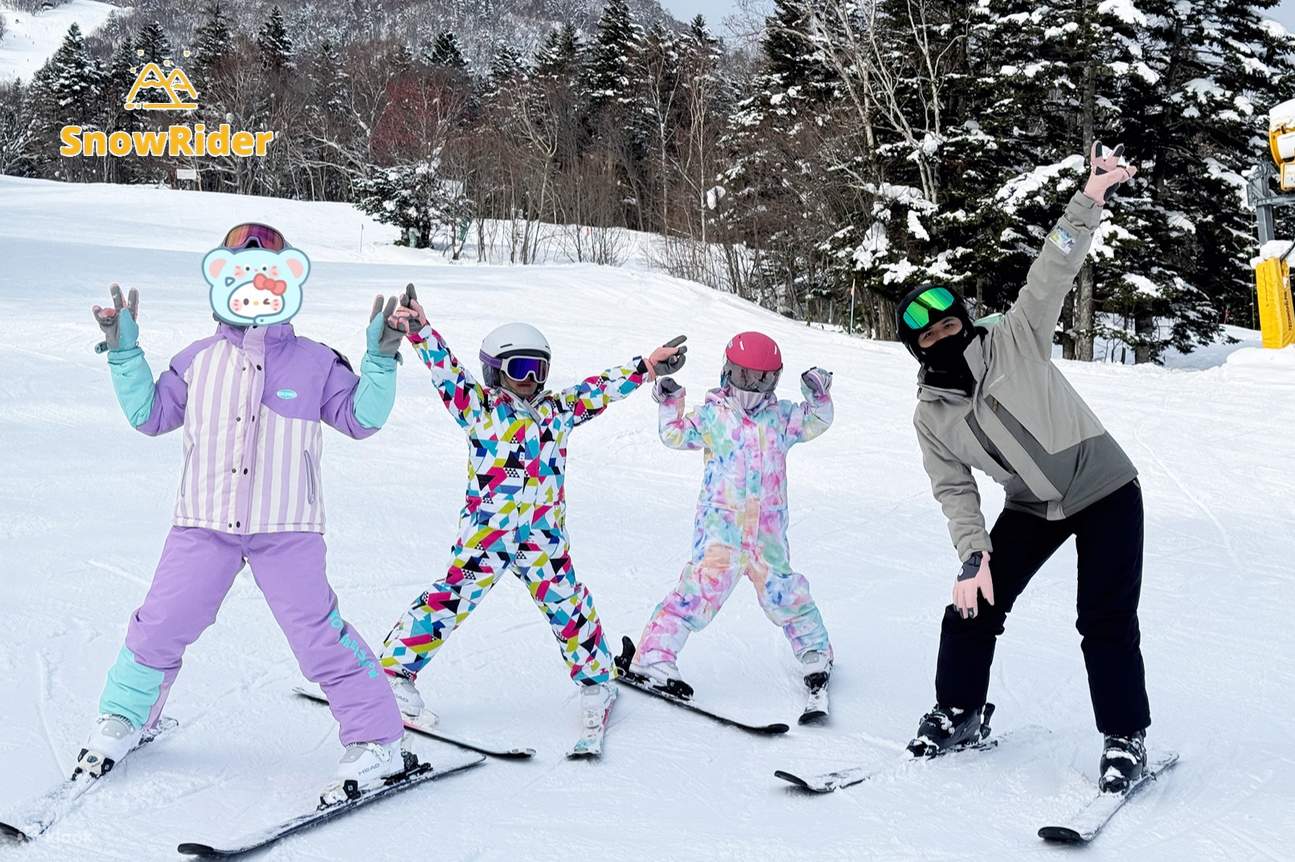 Los instructores pueden llevar a los niños a disfrutar juntos de las pistas avanzadas.