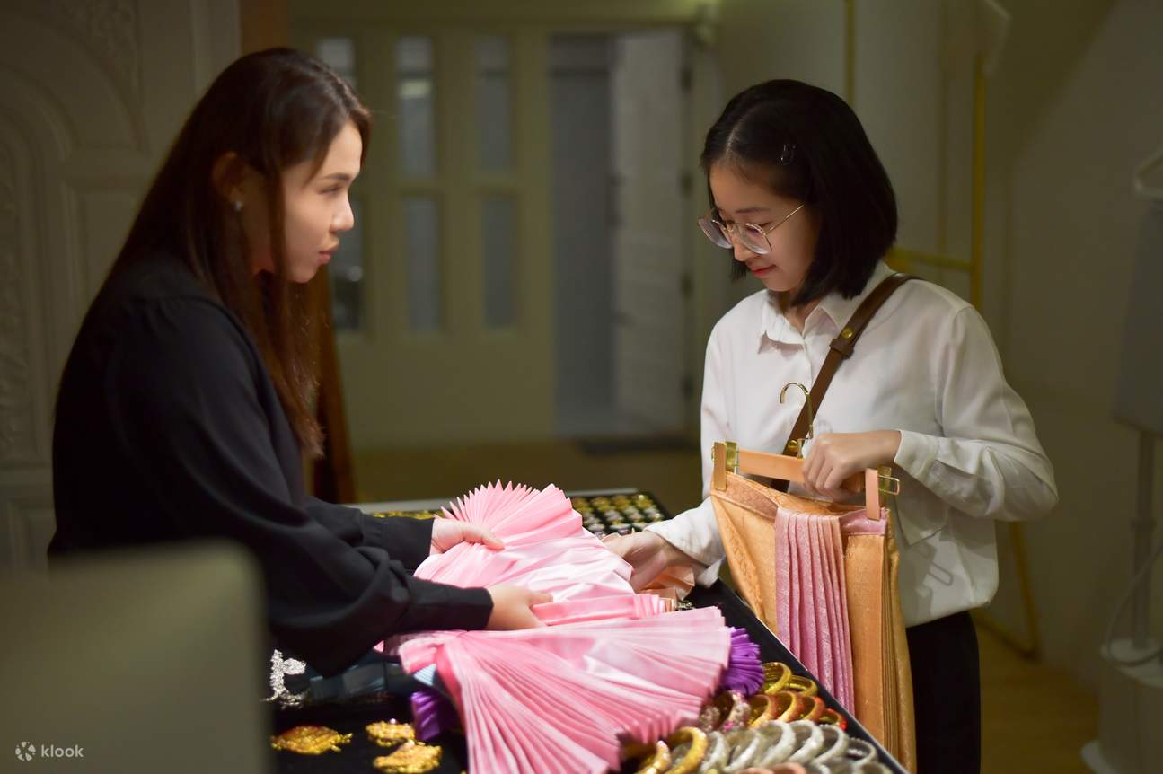 수제 고급 태국 전통 의상 대여 체험 서비스 (One More Thai 제공)