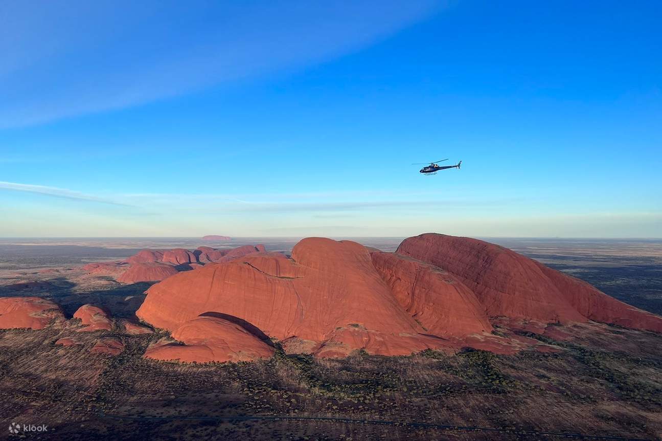 Über Uluru fliegen