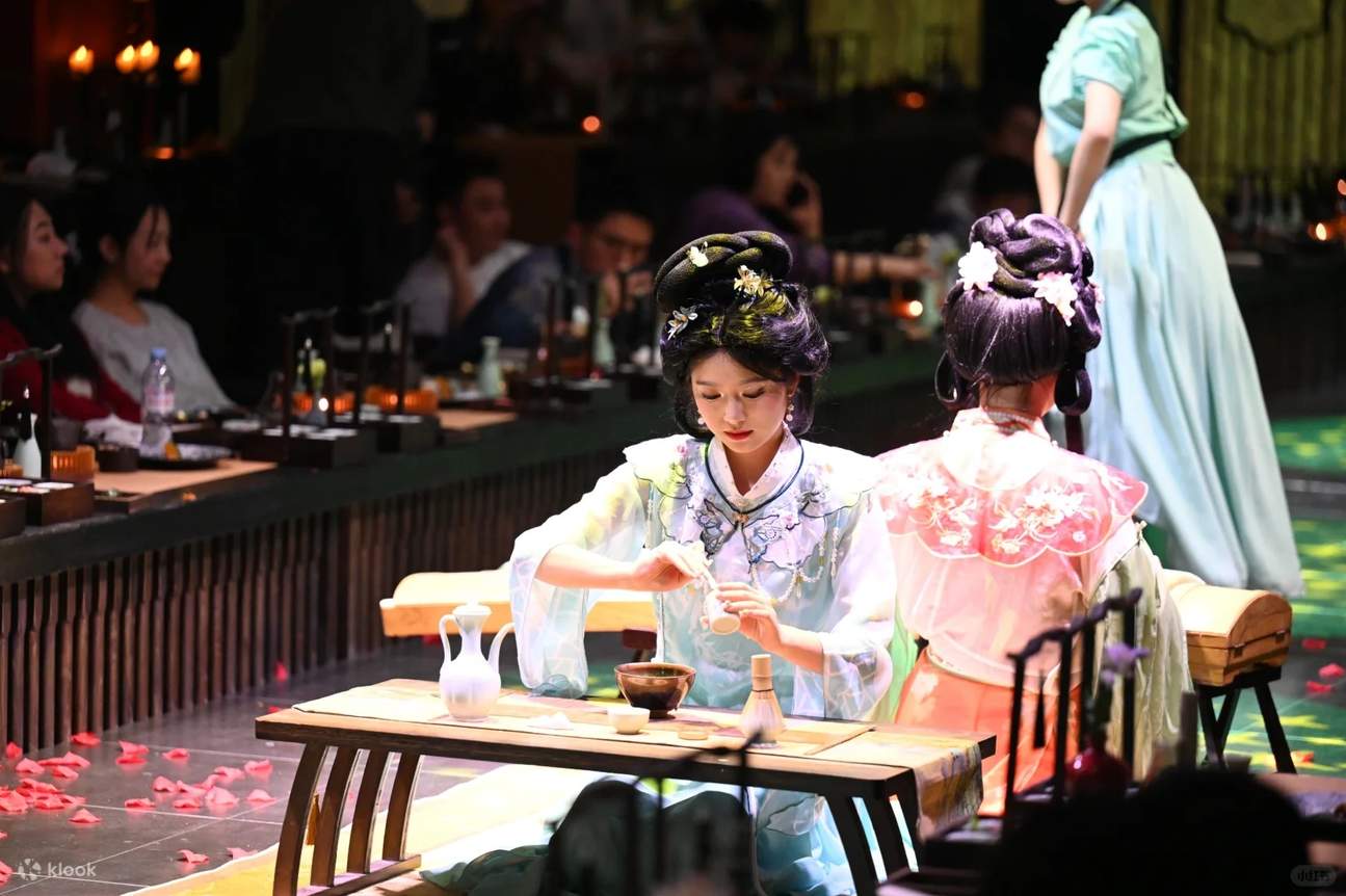 Das Lanqi-Bankett ist nicht nur eine Mahlzeit, sondern auch eine kulturelle Spurensuche. Durch die Interpretation der prachtvollen Kultur der vier Dynastien Qin, Han, Tang und Song kann jeder die Palastästhetik besser erleben.