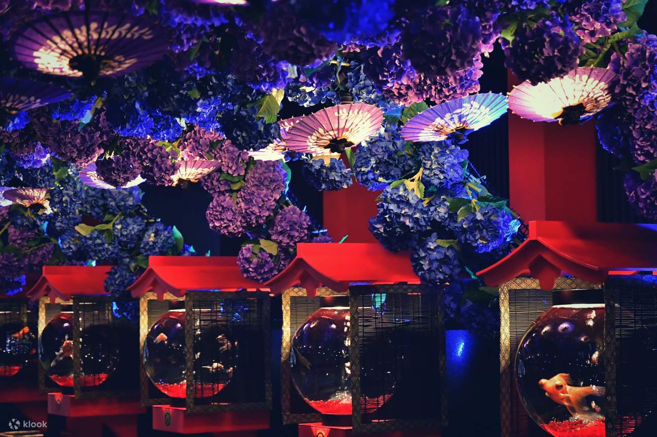 Illustration of Hydrangea Themed Office Walls With Goldfish Decor