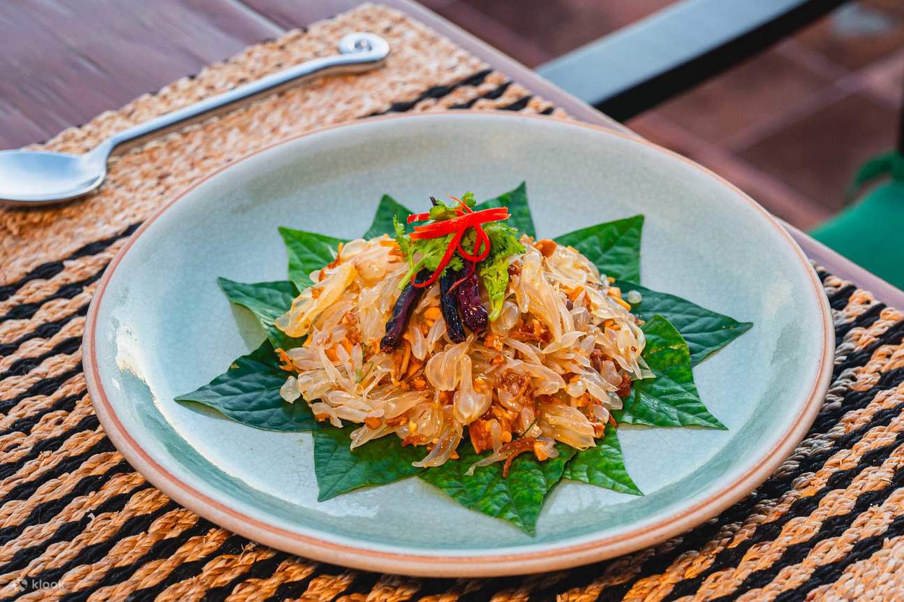 チャクラボンセ・ヴィラズ・リバーサイド・タイ・ダイニング