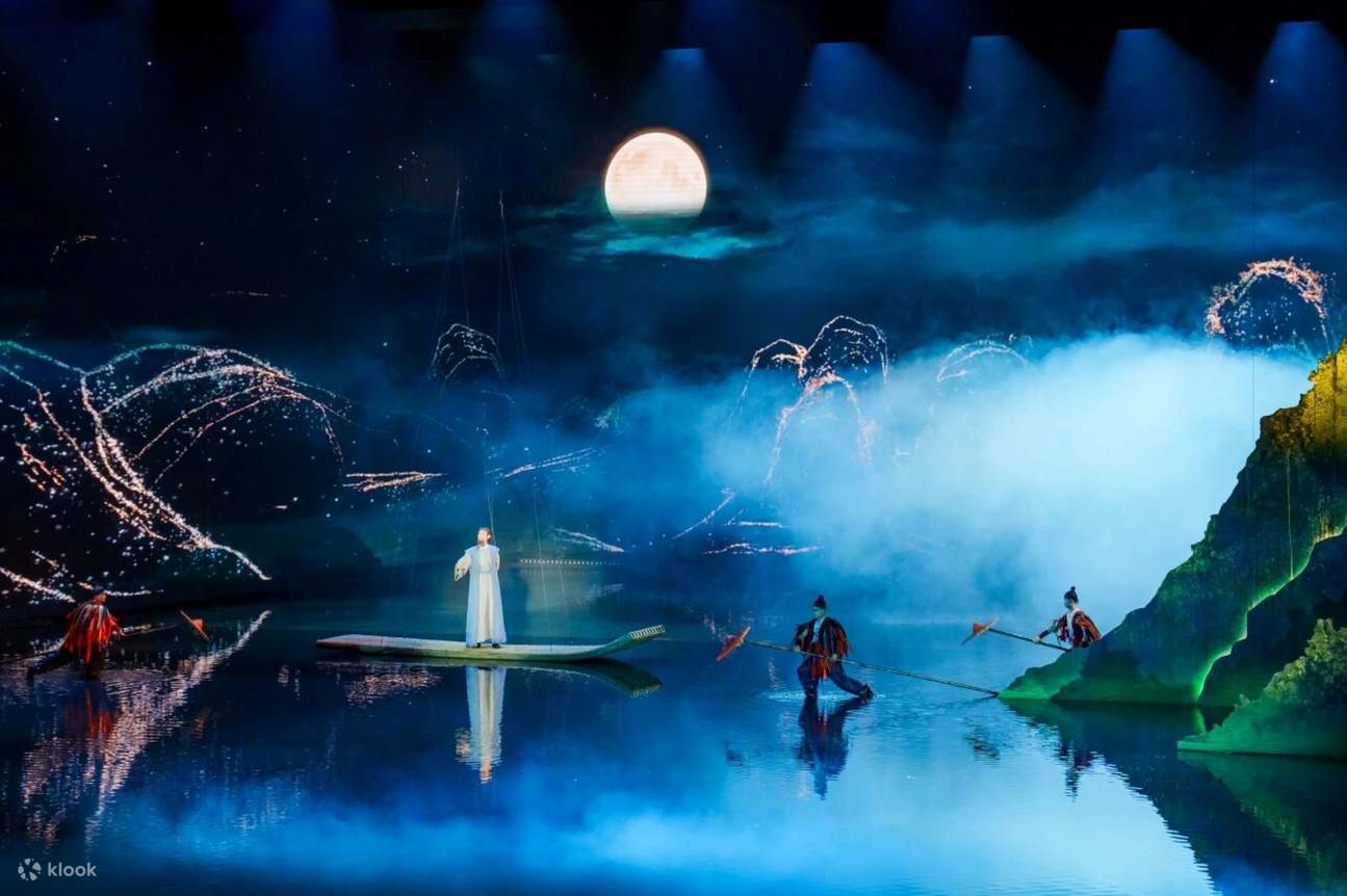 Khám phá nguồn gốc lịch sử của núi Vũ Di thông qua video tương tác và các thiết bị hiệu ứng đặc biệt, từ sự tiến hóa địa chất đến sự phát triển văn hóa.