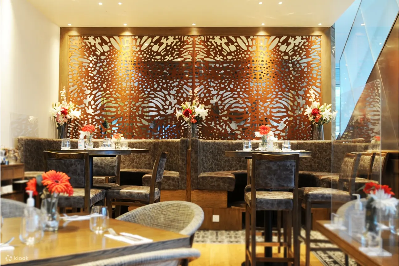 Oolaa Tung Chung interior