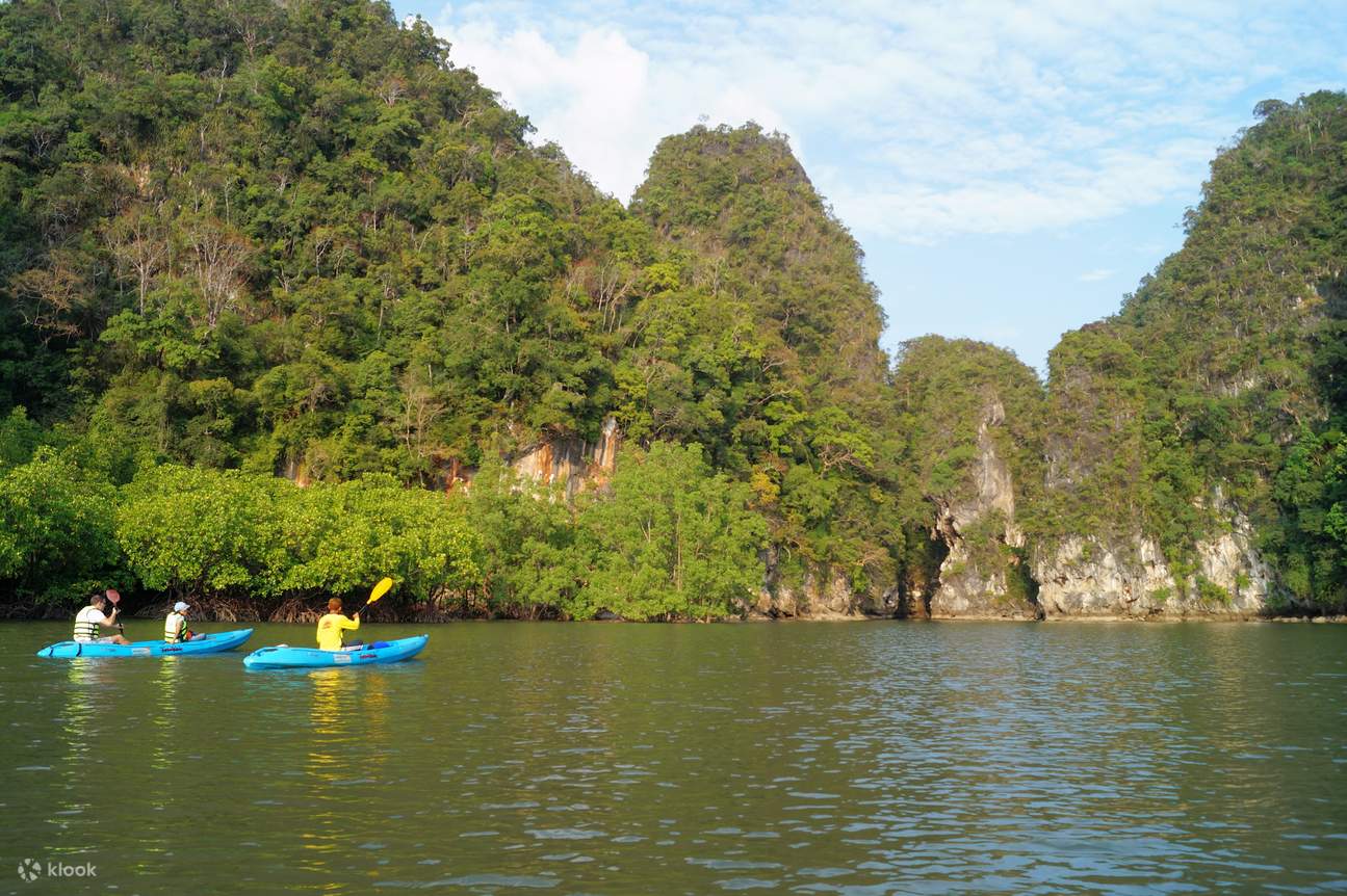 Avventura di kayak di mare di un'intera giornata nella baia di Ao Thalane da Krabi