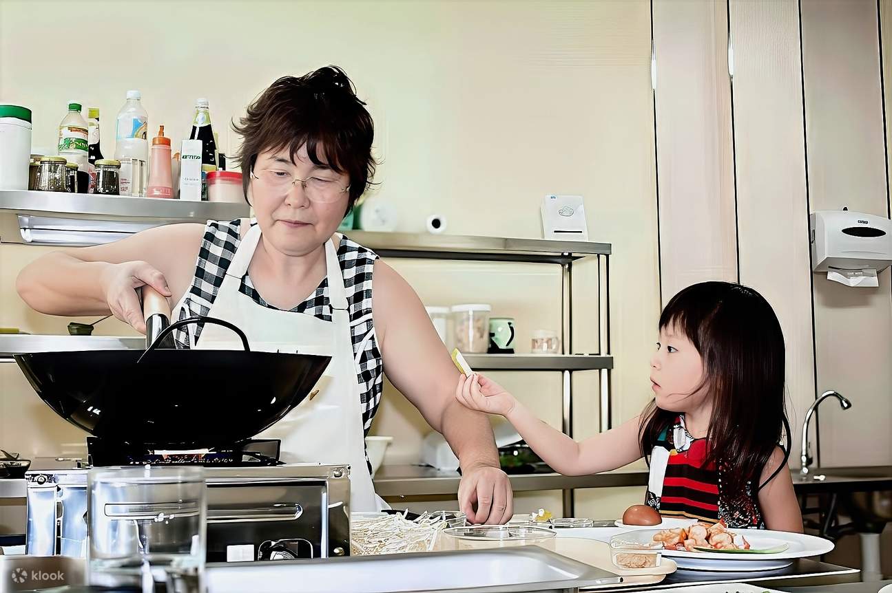Pengalaman Kelas Memasak Thailand Maliwan di Bangkok