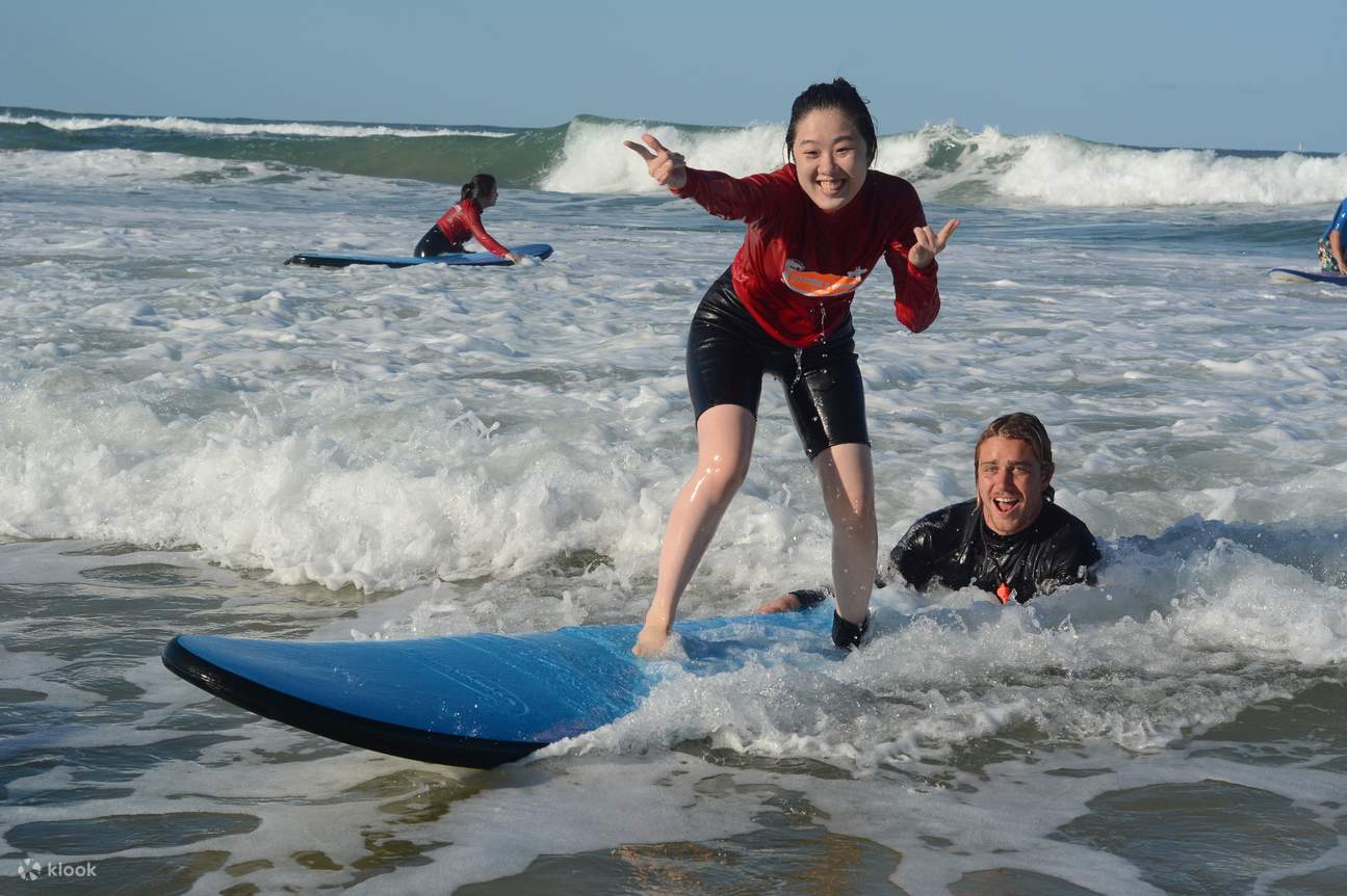 Alami pelajaran meluncur Gold Coast yang mendebarkan dengan pemandu berbahasa Jepun atau Cina pilihan anda hari ini