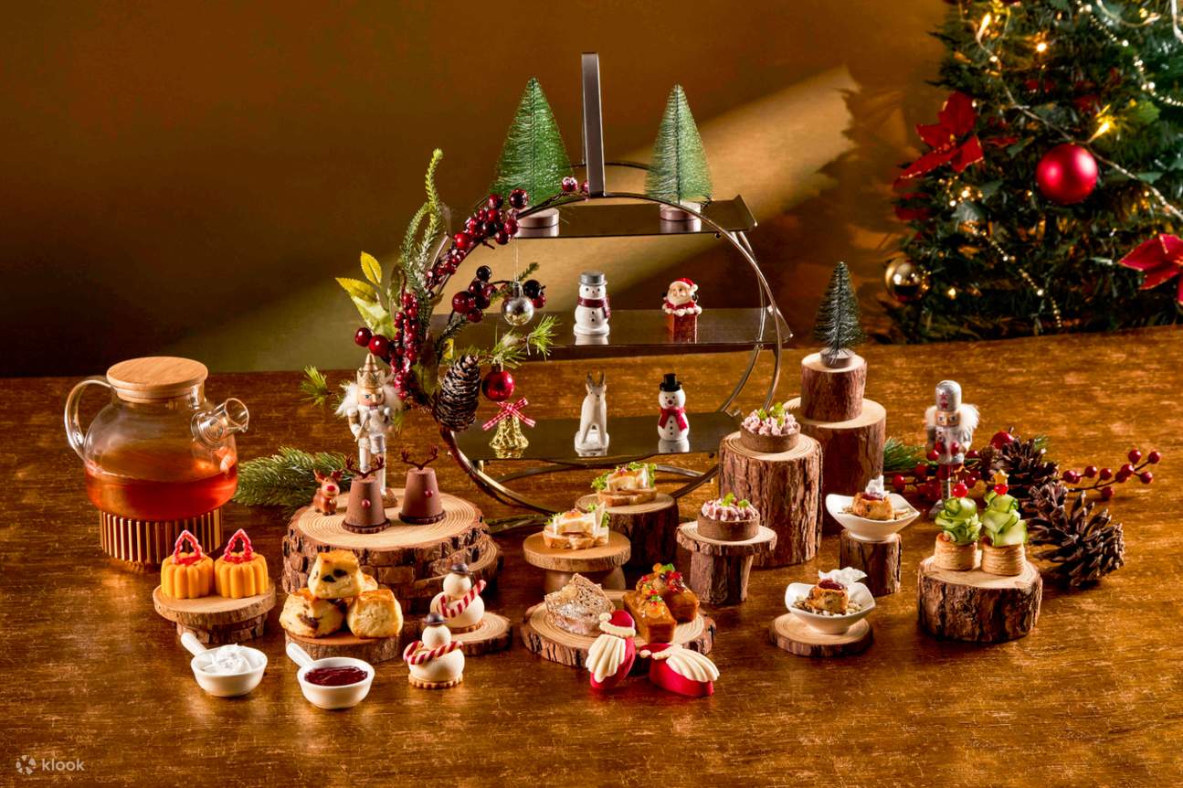 ชุดน้ำชายามบ่ายฉลองเทศกาล