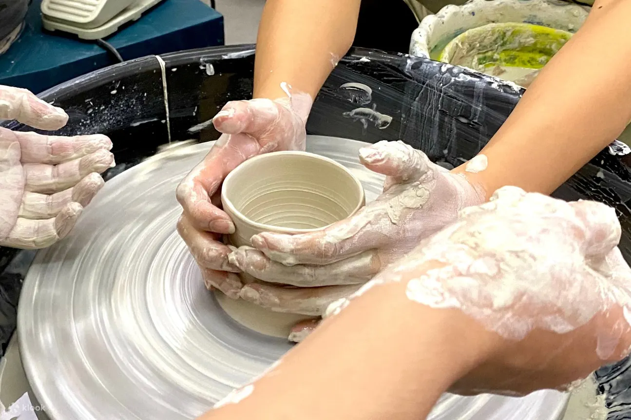 陶艺手工制作和拉坯