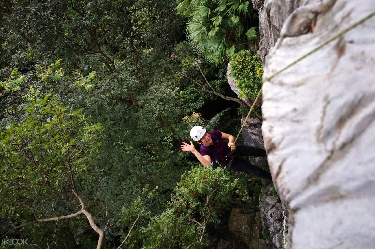 Climbing Batu Alam Di Bukit Tunak